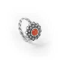Anello tondo in filigrana con corallo
